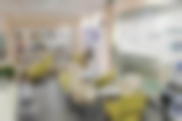 盐城曙光爱尔眼科医院候诊区